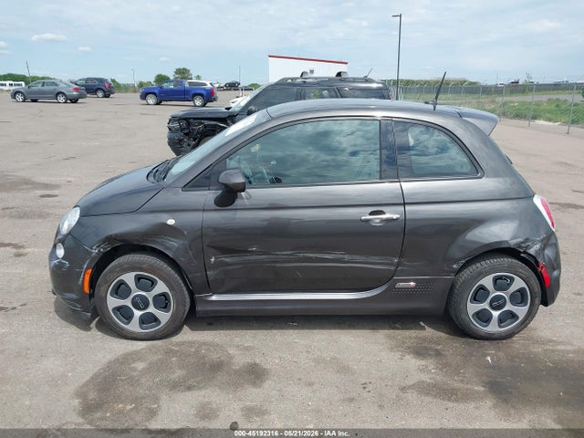 Fiat 500E BATTERY ELECTRIC 2015 3C3CFFGE6FT732861 Image 14