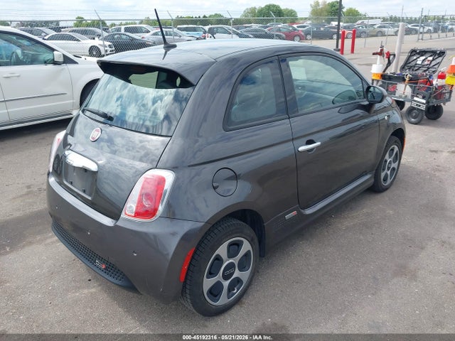 Fiat 500E BATTERY ELECTRIC 2015 3C3CFFGE6FT732861 Image 4
