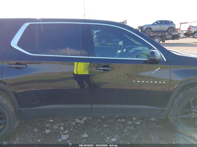1GNERFKW8NJ137261 Chevrolet Traverse Fwd Ls