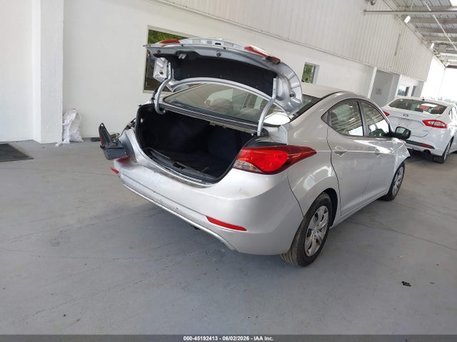 Продажа на аукционе авто 2016 Hyundai Elantra Se, vin: 5NPDH4AE2GH726113, номер лота: 45192413