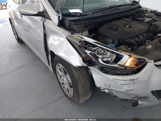 Продажа на аукционе авто 2016 Hyundai Elantra Se, vin: 5NPDH4AE2GH726113, номер лота: 45192413