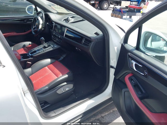 45192438 :رقم المزاد ، WP1AA2A54KLB00545 vin ، 2019 Porsche Macan مزاد بيع