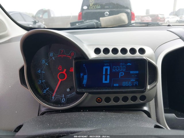 45192467 :رقم المزاد ، 1G1JC5SH5F4113898 vin ، 2015 Chevrolet Sonic Lt Auto مزاد بيع