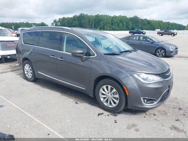 Продажа на аукционе авто 2019 Chrysler Pacifica Touring L, vin: 2C4RC1BG8KR698302, номер лота: 45192481