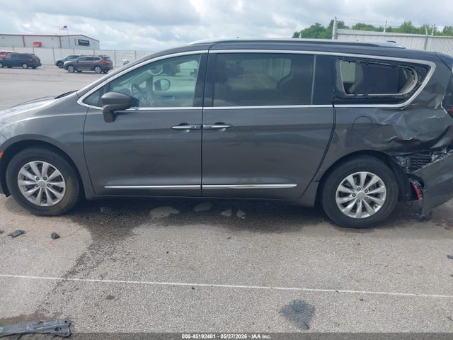 Продаж на аукціоні авто 2019 Chrysler Pacifica Touring L, vin: 2C4RC1BG8KR698302, номер лоту: 45192481