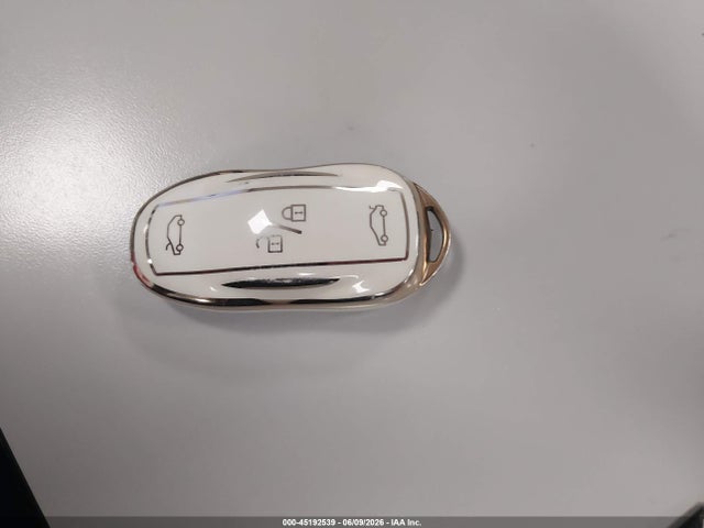 2014 Tesla Model S P85d მანქანა იყიდება აუქციონზე, vin: 5YJSA1H25EFP67403, აუქციონის ნომერი: 45192539