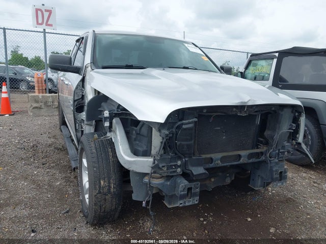 45192561 :رقم المزاد ، 1C6RR6GT1GS326587 vin ، 2016 Ram 1500 Slt مزاد بيع