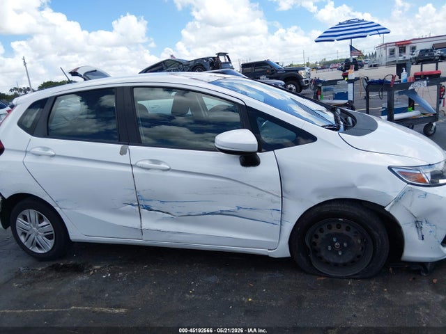 45192566 :رقم المزاد ، 3HGGK5H45JM702831 vin ، 2018 Honda Fit Lx مزاد بيع