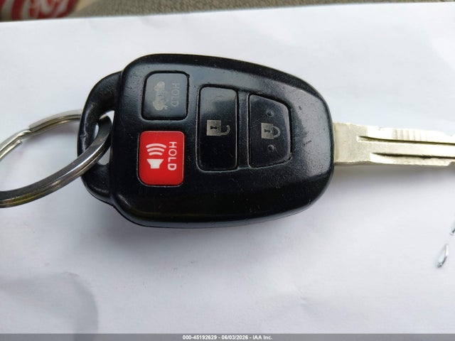 45192629 :رقم المزاد ، 4T1BF1FK0GU145446 vin ، 2016 Toyota Camry Se مزاد بيع