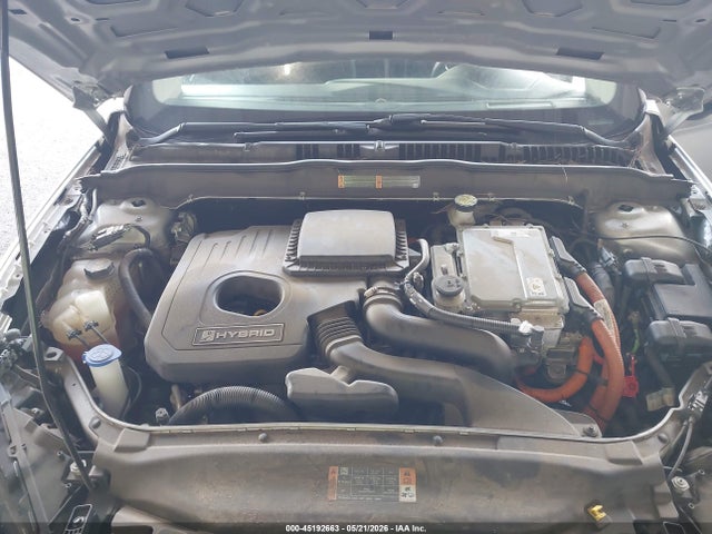 3FA6P0LU2KR115745 Ford Fusion Hybrid Se