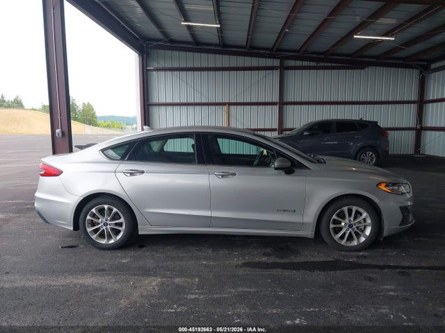 3FA6P0LU2KR115745 Ford Fusion Hybrid Se