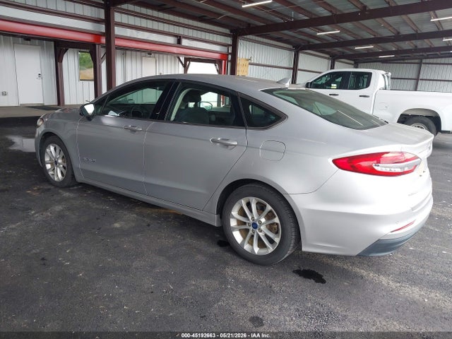3FA6P0LU2KR115745 Ford Fusion Hybrid Se