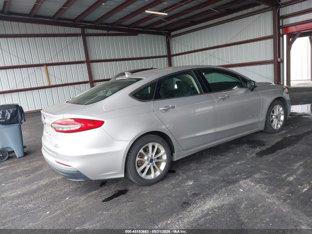 3FA6P0LU2KR115745 Ford Fusion Hybrid Se