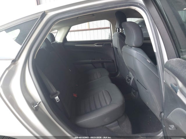 3FA6P0LU2KR115745 Ford Fusion Hybrid Se