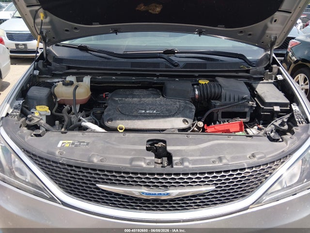 45192680 :رقم المزاد ، 2C4RC1EG9JR194545 vin ، 2018 Chrysler Pacifica Touring L Plus مزاد بيع