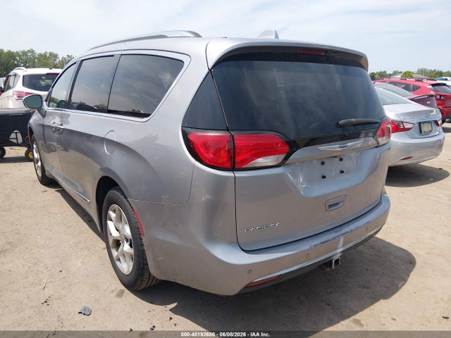 45192680 :رقم المزاد ، 2C4RC1EG9JR194545 vin ، 2018 Chrysler Pacifica Touring L Plus مزاد بيع