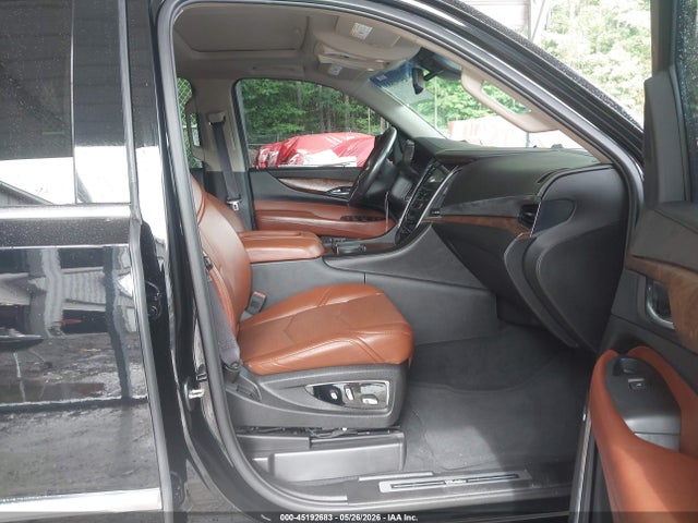 45192683 :رقم المزاد ، 1GYS4CKJ5FR309532 vin ، 2015 Cadillac Escalade Premium مزاد بيع