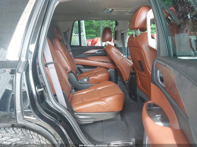 45192683 :رقم المزاد ، 1GYS4CKJ5FR309532 vin ، 2015 Cadillac Escalade Premium مزاد بيع
