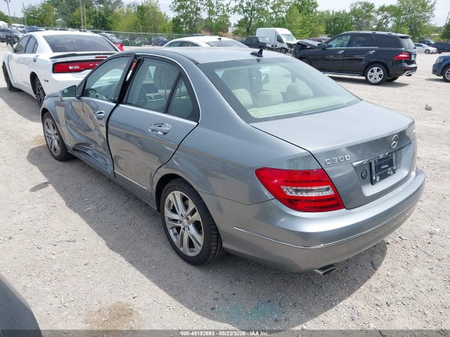 45192693 :رقم المزاد ، WDDGF8AB0DR244346 vin ، 2013 Mercedes-benz C 300 Luxury 4matic مزاد بيع