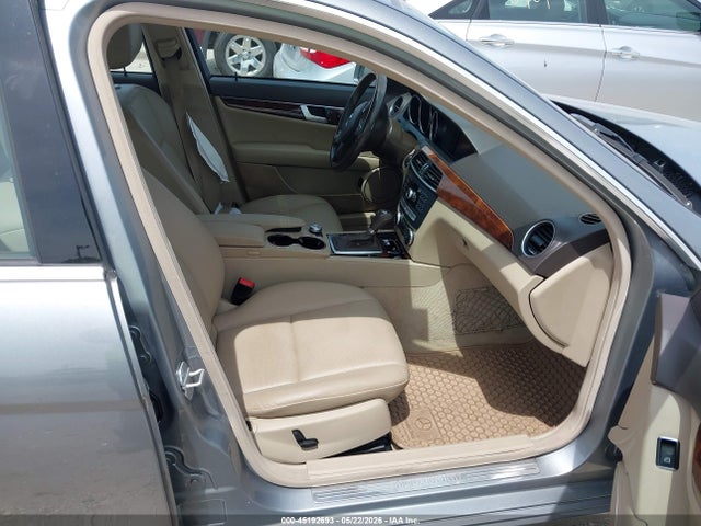 45192693 :رقم المزاد ، WDDGF8AB0DR244346 vin ، 2013 Mercedes-benz C 300 Luxury 4matic مزاد بيع