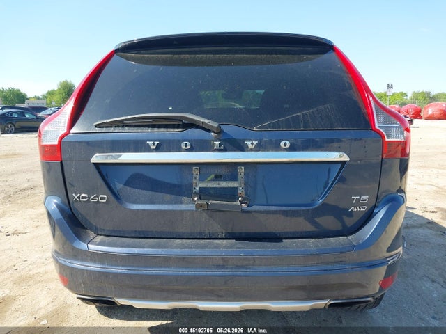 45192705 :رقم المزاد ، YV4612RK5F2755825 vin ، 2015 Volvo Xc60 T5/t5 Premier مزاد بيع