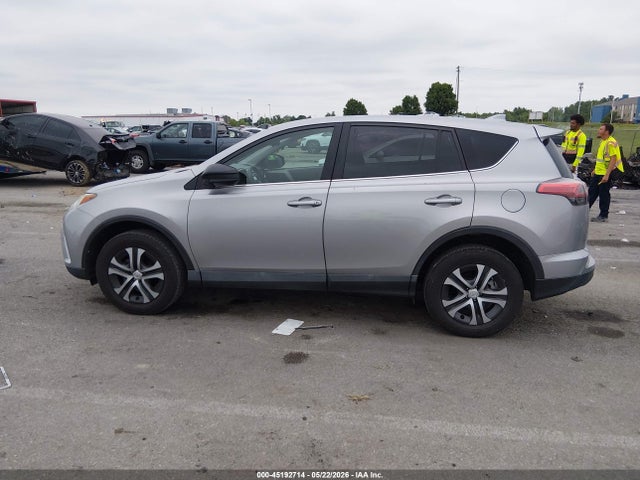 45192714 :رقم المزاد ، 2T3BFREV0JW733839 vin ، 2018 Toyota Rav4 Le مزاد بيع