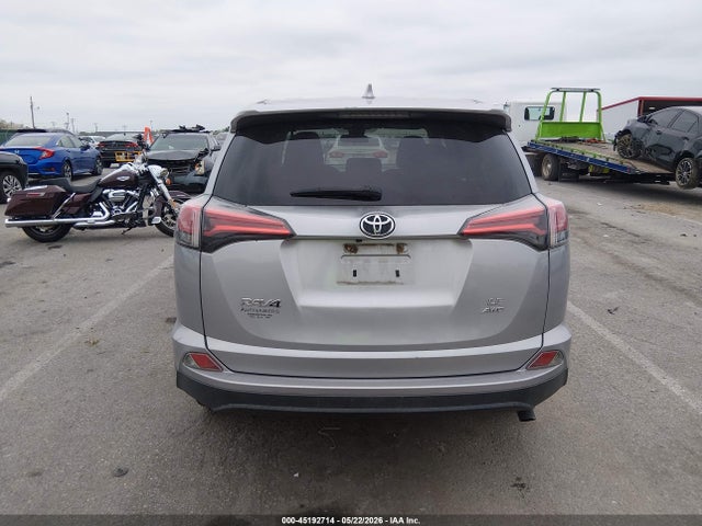 45192714 :رقم المزاد ، 2T3BFREV0JW733839 vin ، 2018 Toyota Rav4 Le مزاد بيع