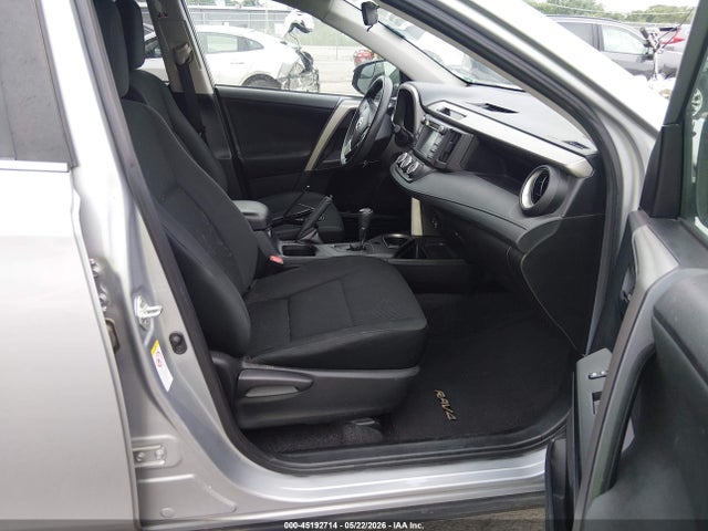 45192714 :رقم المزاد ، 2T3BFREV0JW733839 vin ، 2018 Toyota Rav4 Le مزاد بيع