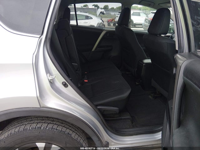 45192714 :رقم المزاد ، 2T3BFREV0JW733839 vin ، 2018 Toyota Rav4 Le مزاد بيع