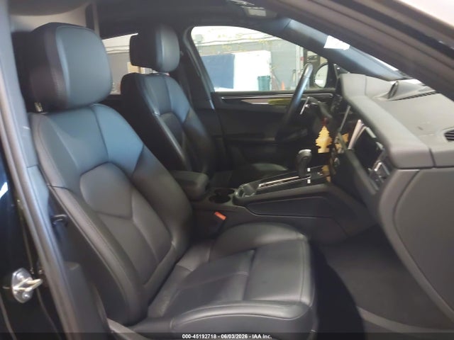 Porsche Macan T 2024 WP1AA2A57RLB05457 Image 8