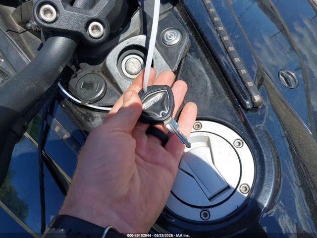 45192844 :رقم المزاد ، 2BXRDDE20MV000158 vin ، 2021 Can-am Spyder Roadster F3 مزاد بيع