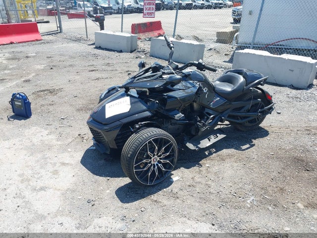 45192844 :رقم المزاد ، 2BXRDDE20MV000158 vin ، 2021 Can-am Spyder Roadster F3 مزاد بيع