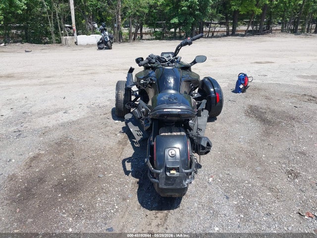 45192844 :رقم المزاد ، 2BXRDDE20MV000158 vin ، 2021 Can-am Spyder Roadster F3 مزاد بيع