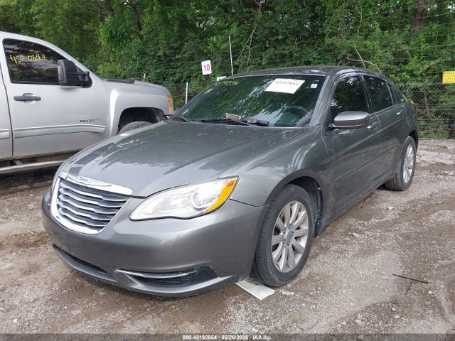 2013 Chrysler 200 Touring მანქანა იყიდება აუქციონზე, vin: 1C3CCBBG0DN703833, აუქციონის ნომერი: 45192854