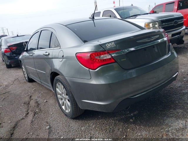 2013 Chrysler 200 Touring მანქანა იყიდება აუქციონზე, vin: 1C3CCBBG0DN703833, აუქციონის ნომერი: 45192854