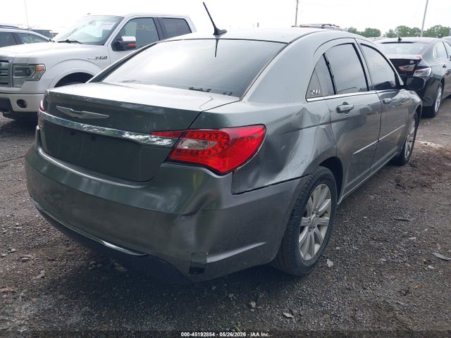 2013 Chrysler 200 Touring მანქანა იყიდება აუქციონზე, vin: 1C3CCBBG0DN703833, აუქციონის ნომერი: 45192854