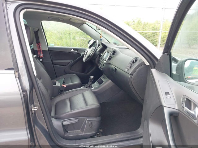 Продажа на аукционе авто 2016 Volkswagen Tiguan Se, vin: WVGBV7AX0GW583266, номер лота: 45193061