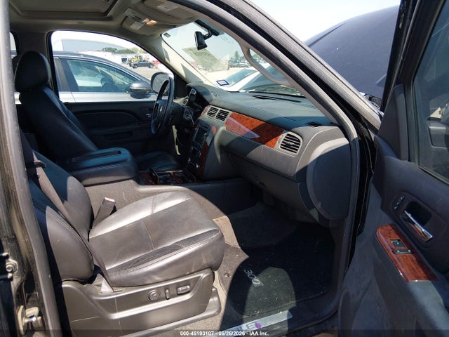 45193107 :رقم المزاد ، 1GNUKCE07AR108089 vin ، 2010 Chevrolet Tahoe Ltz مزاد بيع