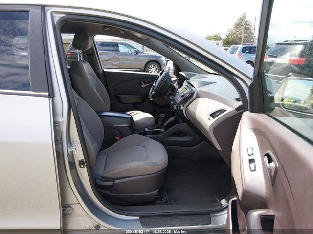 KM8JTCAFXFU040776 Hyundai TUCSON GLS