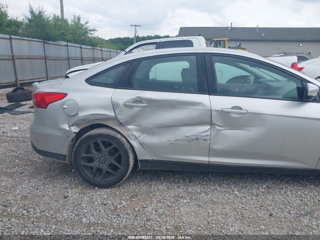 45193207 :رقم المزاد ، 1FADP3F27GL318834 vin ، 2016 Ford Focus Se مزاد بيع