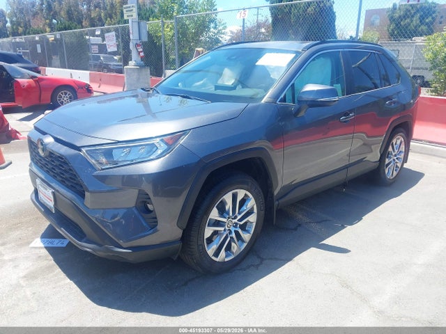 2T3C1RFV8MC136557 Toyota Rav4 Xle Premium