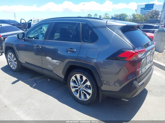 2T3C1RFV8MC136557 Toyota Rav4 Xle Premium