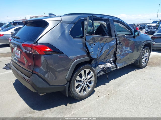 2T3C1RFV8MC136557 Toyota Rav4 Xle Premium