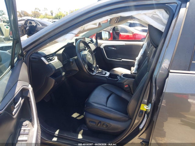 2T3C1RFV8MC136557 Toyota Rav4 Xle Premium