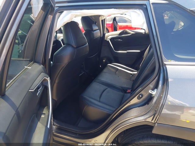 2T3C1RFV8MC136557 Toyota Rav4 Xle Premium