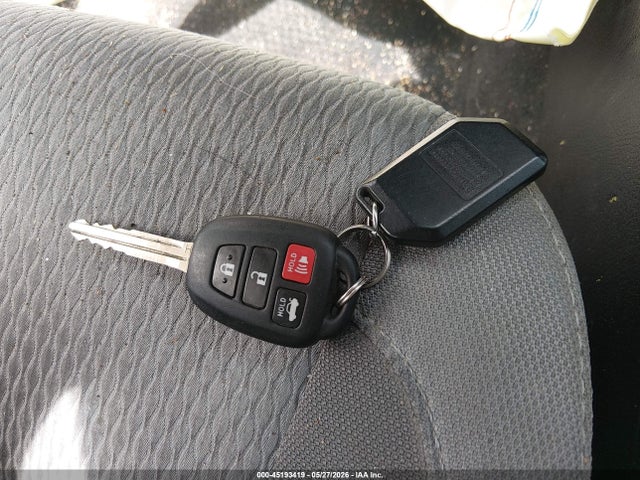 Продажа на аукционе авто 2017 Toyota Corolla Le, vin: 2T1BURHE4HC959968, номер лота: 45193419