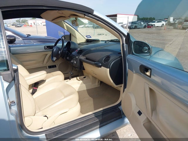 2010 Volkswagen New Beetle 2.5l მანქანა იყიდება აუქციონზე, vin: 3VWRW3AL0AM005890, აუქციონის ნომერი: 45193478