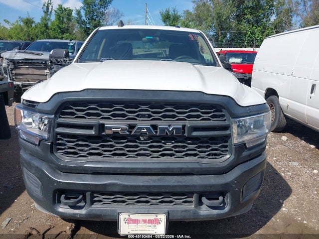 45193484 :رقم المزاد ، 3C6UR4HL6KG712905 vin ، 2019 Ram 2500 Tradesman  4x2 8' Box مزاد بيع