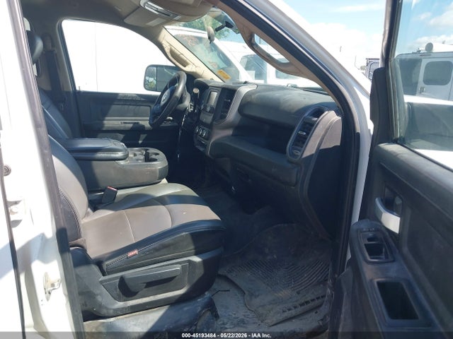 45193484 :رقم المزاد ، 3C6UR4HL6KG712905 vin ، 2019 Ram 2500 Tradesman  4x2 8' Box مزاد بيع
