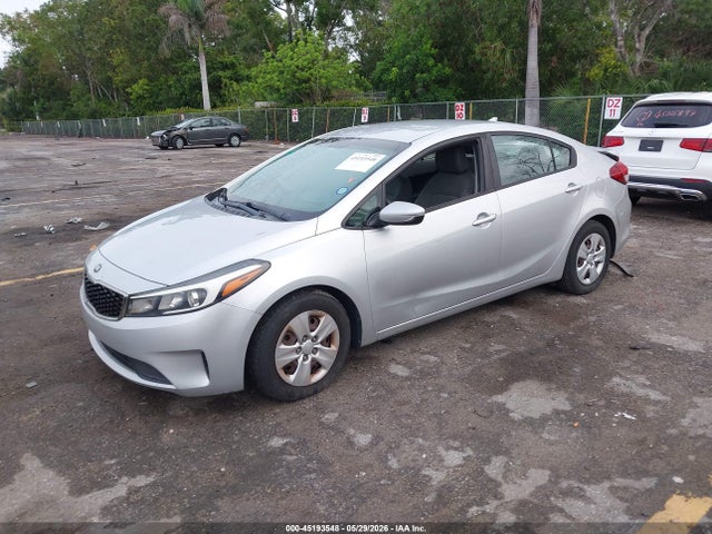 Aukcja sprzedaży 2017 Kia Forte Lx, vin: 3KPFK4A73HE015702, numer aukcji: 45193548